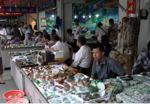 全国最大广州长寿路华林翡翠玉石市场在那?玉器交易市场的图片