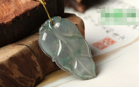 翡翠好吗?老凤祥卖的翡翠吊坠是真的吗?成都翡翠哪里买的便宜?