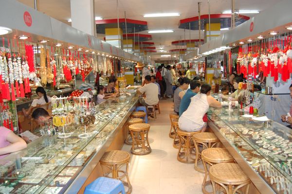 上海最大珠宝玉器估价交易市场在哪里?哪里批发卖玉器的地方吗?