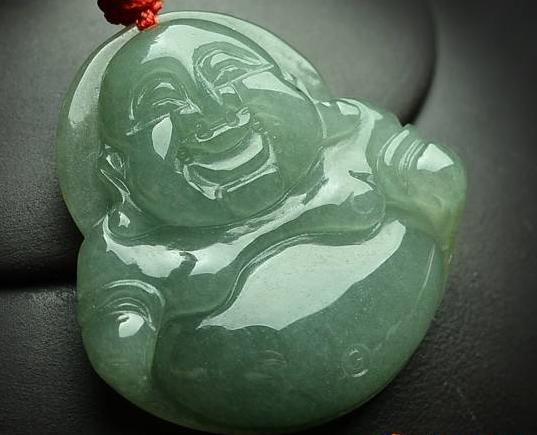 a货天然糯冰种翡翠项链一般是多少钱?白玉佛吊坠的鉴别和价格查询